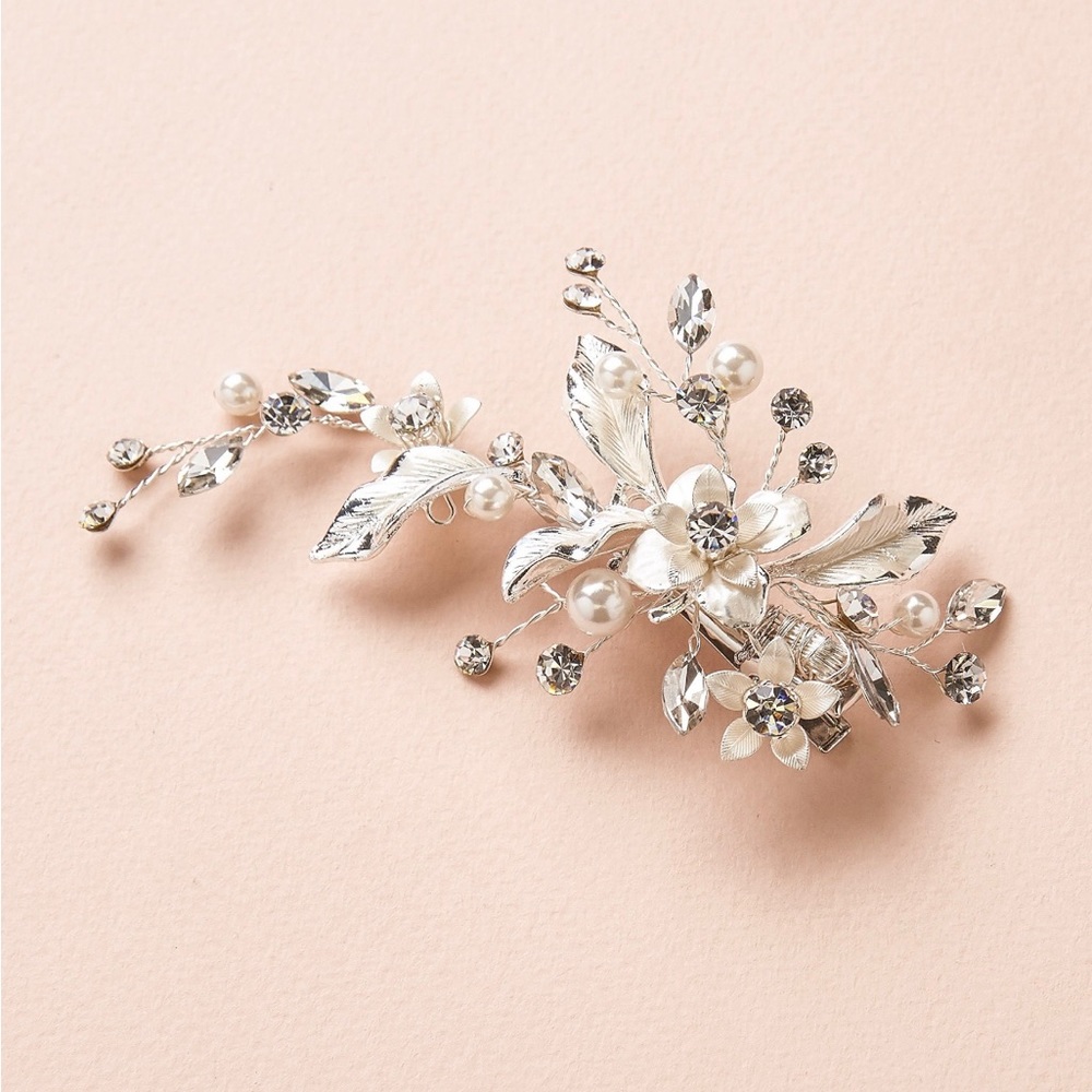 Bridal Hair Clip from Dareth Colburn Designs.